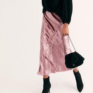 Free People Solid Serious Swagger Skirt in Dawn Mauve color. Size XS